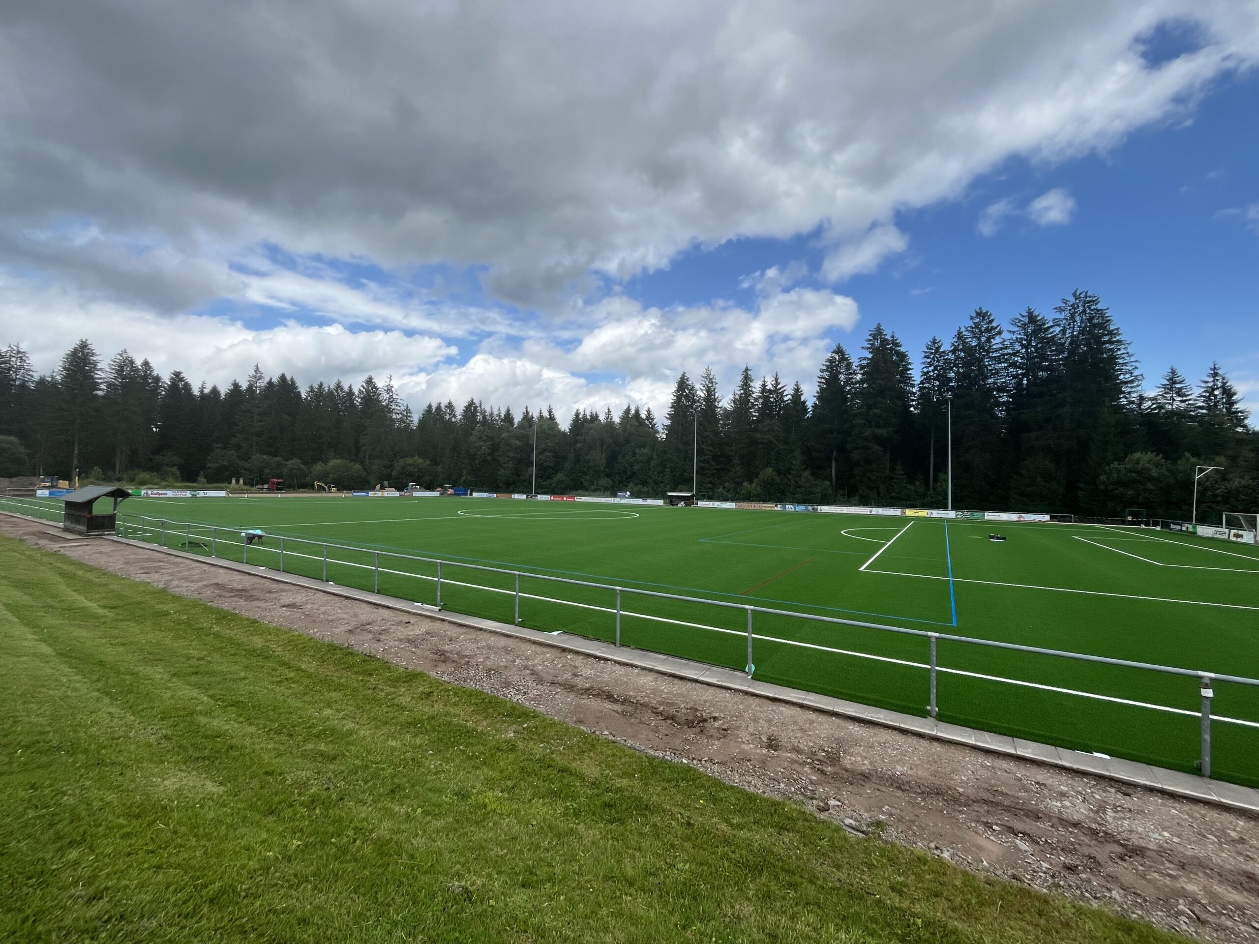 Der neue Großfeld-Kunstrasen 2024